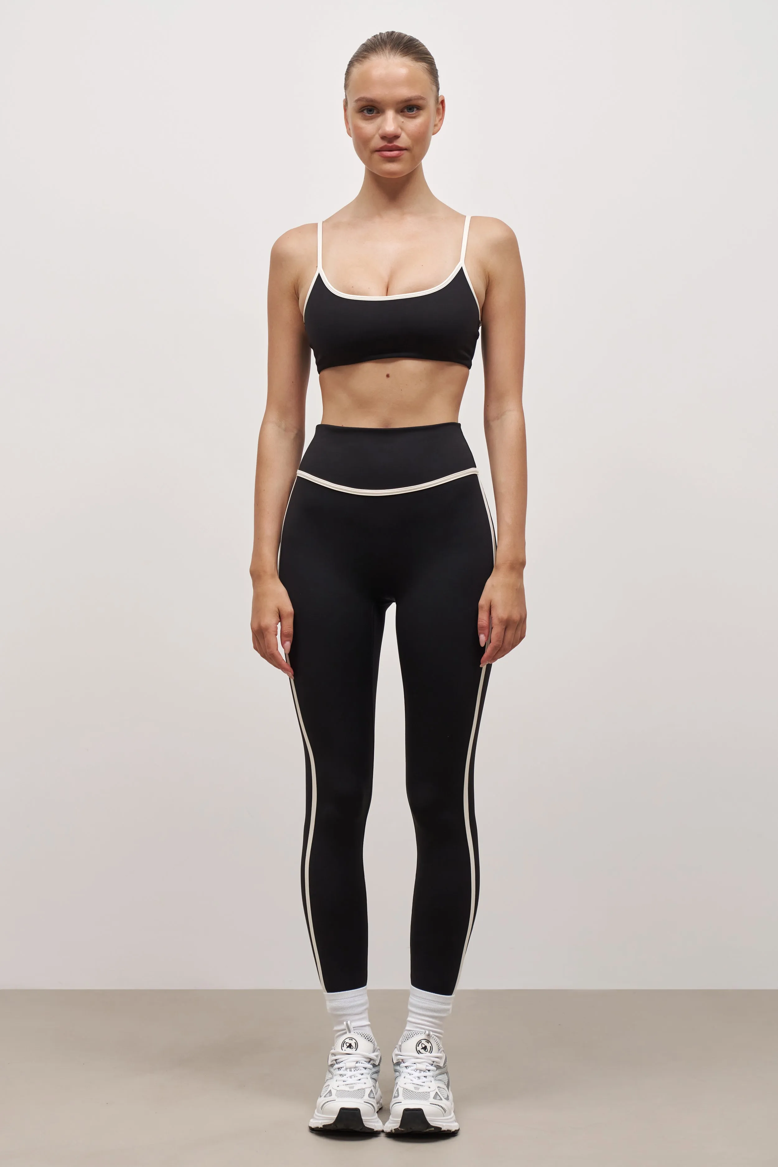 Base Contrast Trim Leggings - Black/Tofu