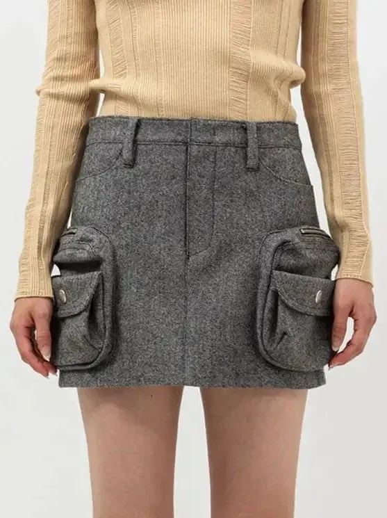 Bulky Cargo-Pocket Mini Skirt