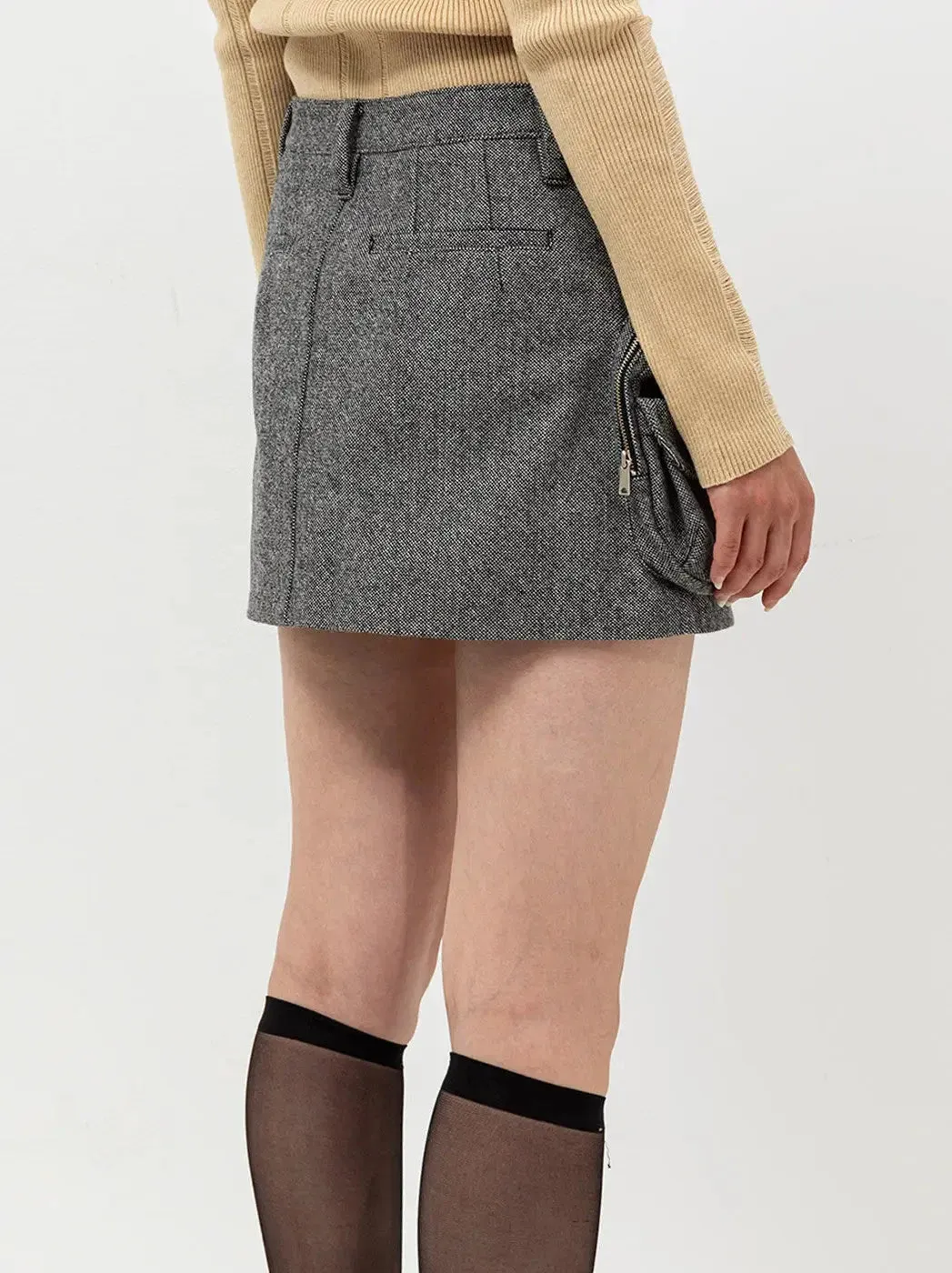 Bulky Cargo-Pocket Mini Skirt