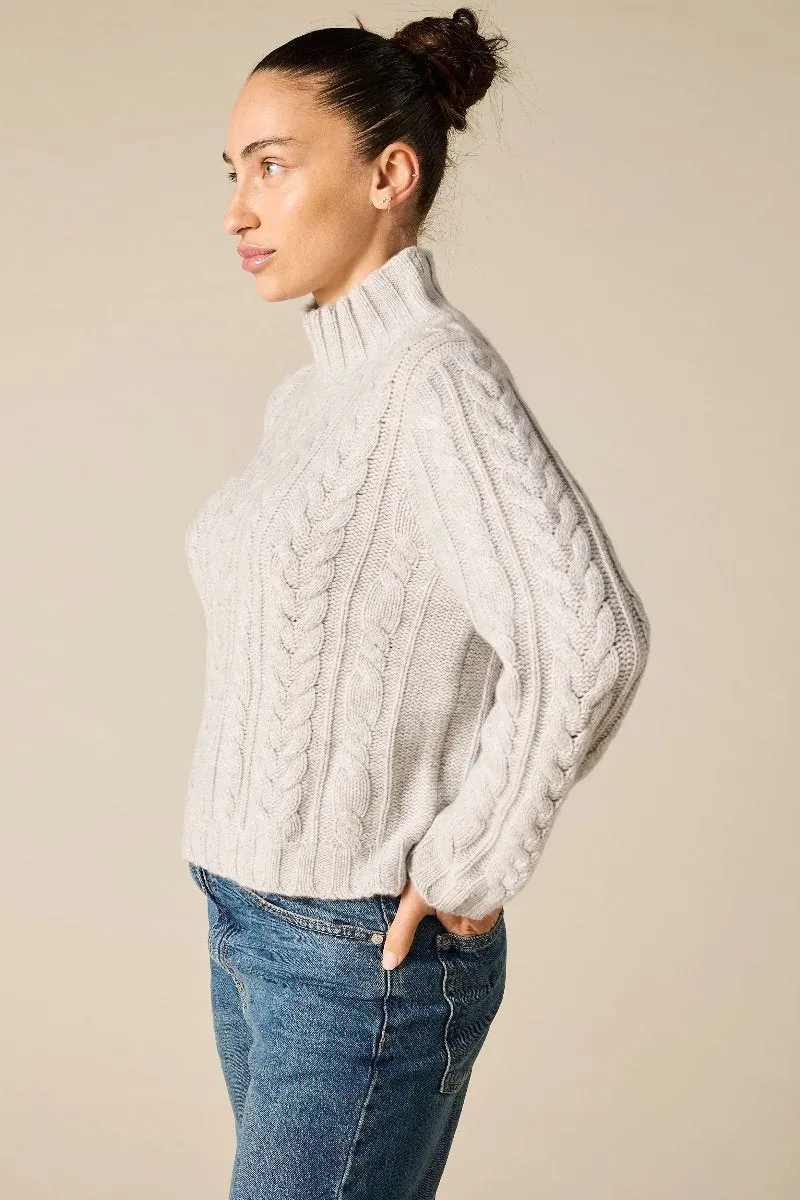 Cashmere Lauren Cable knit in Pale Marle Grey