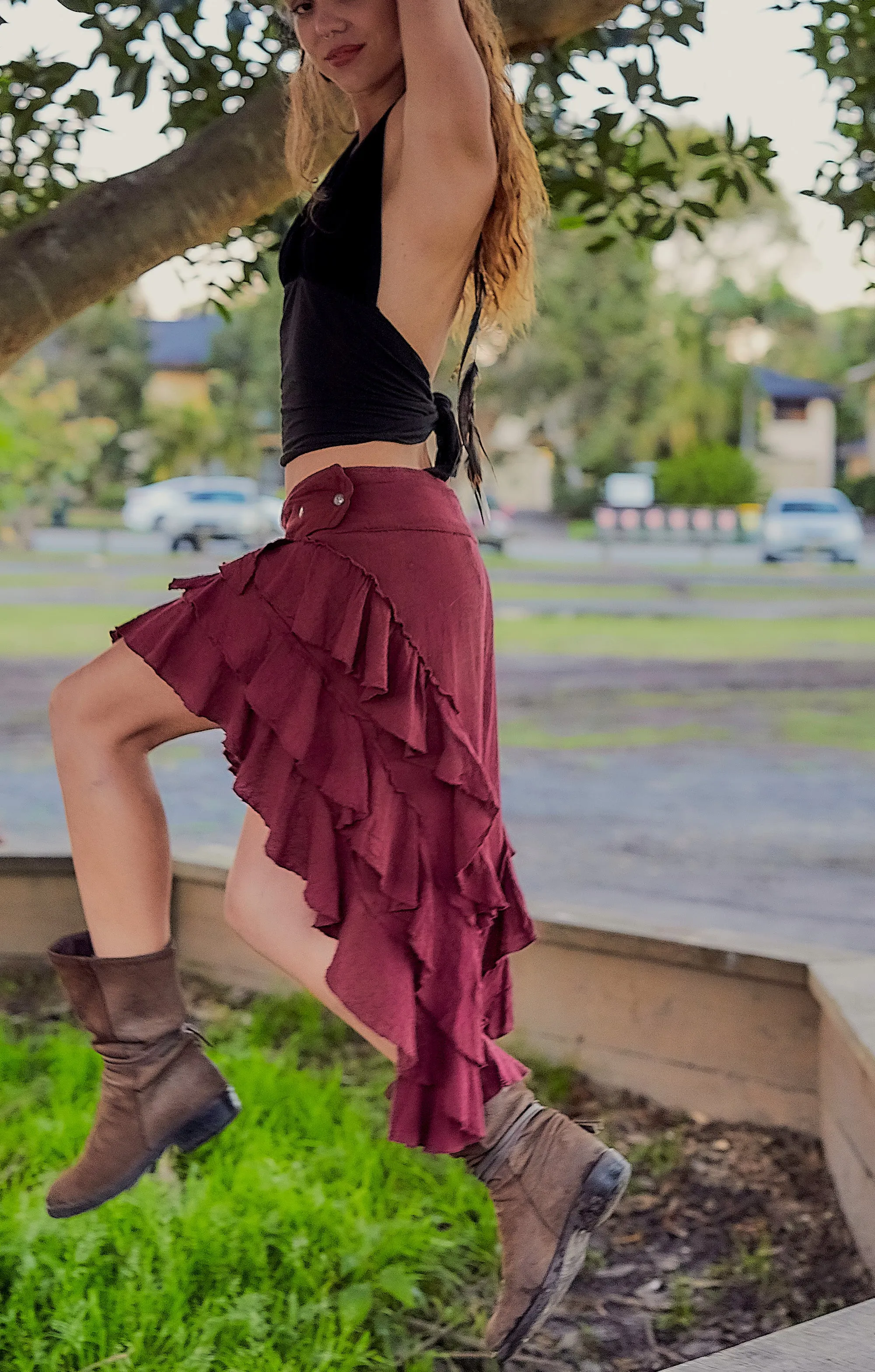 RUFFLE SKIRT MAROON